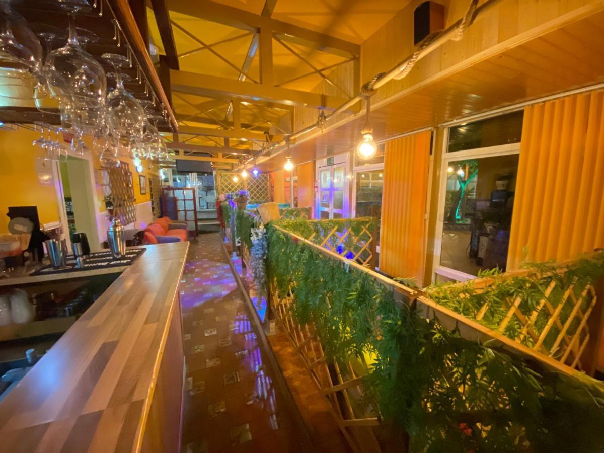 Hostal Avenida Andalucia Sevilla Exterior foto