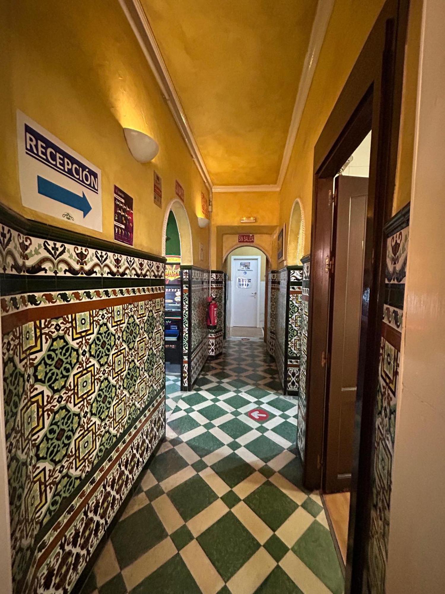 Hostal Avenida Andalucia Sevilla Exterior foto